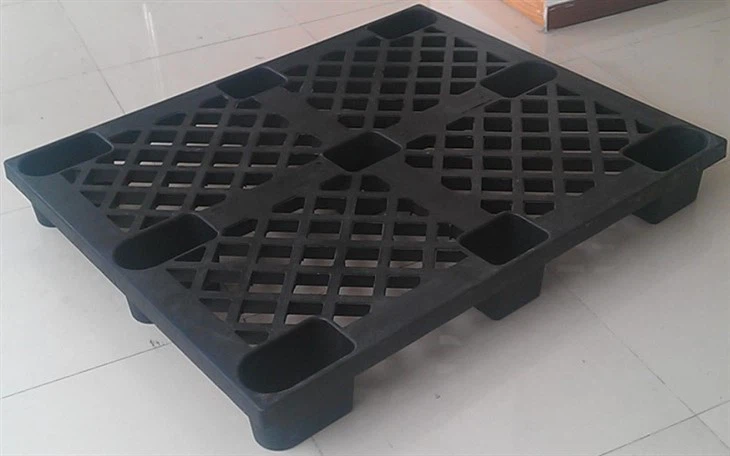 Four Way Entry Euro Light-duty Floor Plastic Pallet supplier